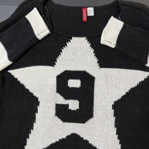 H&M Divided Pullover Sweater Star Logo Women's M Black Grunge Whimsigoth